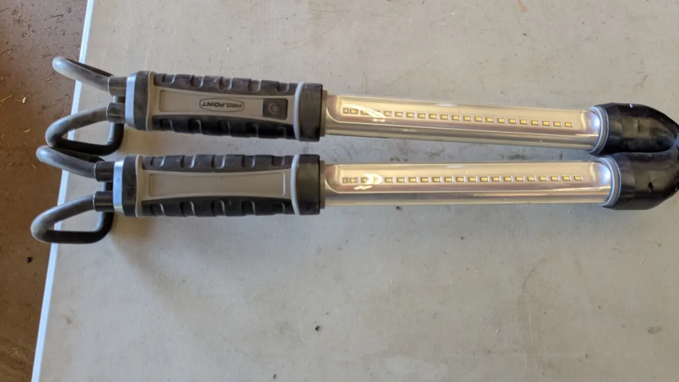 *OFFSITE* 40 LED Folding Work Light