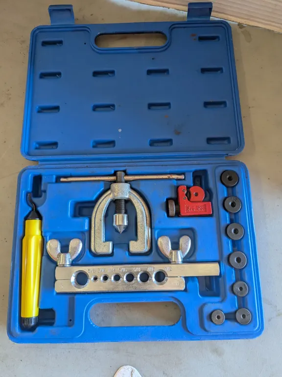 *OFFSITE* Brake & Fuel Line Flaring Tool Kit