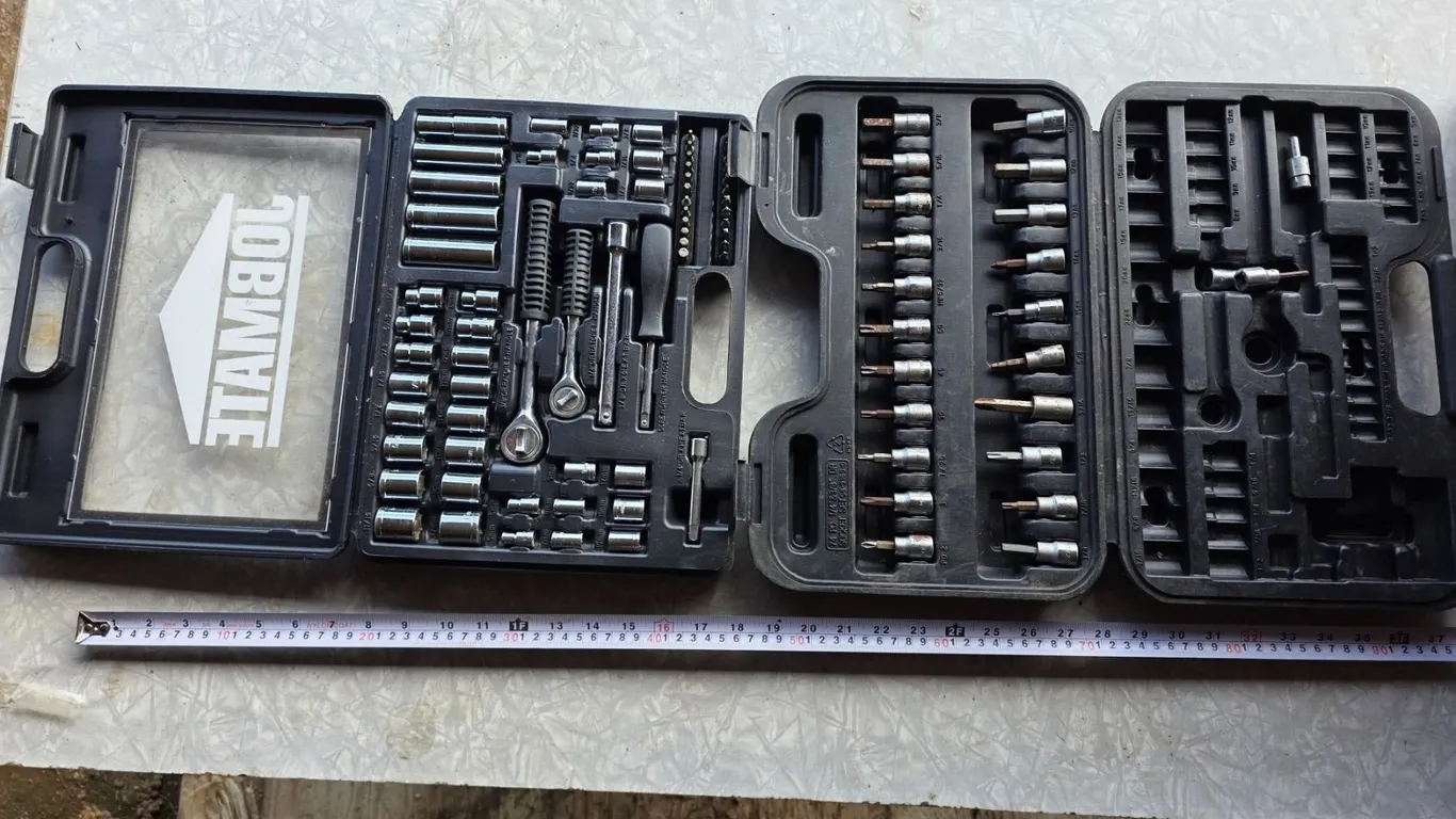 Socket wrench set