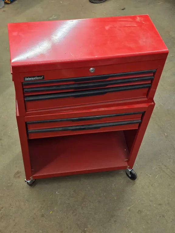 *OFFSITE* Rolling Tool Chest w/ Contents – 24”x 10”x 37”h
