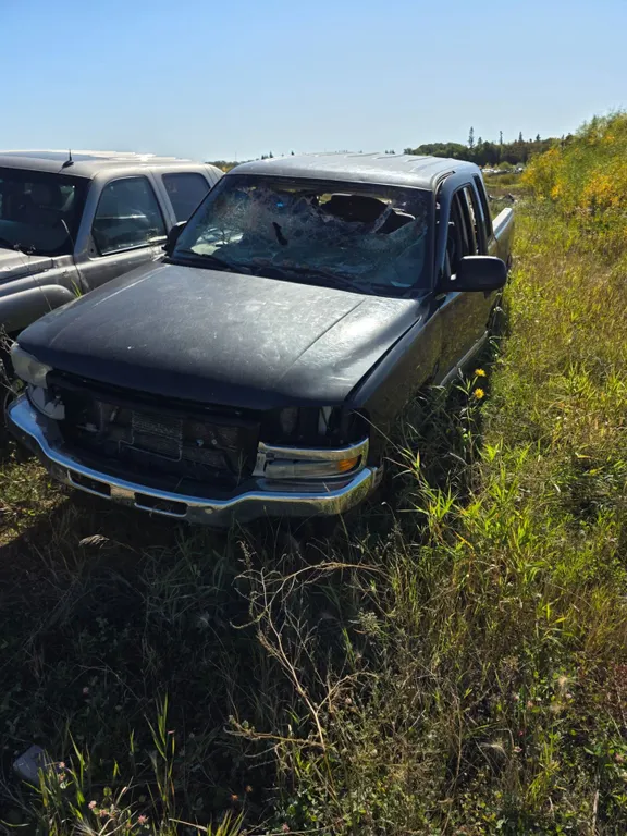 *OFFSITE* 2004, GMC SIERRA 1500- VIN:2GTEK13T841407019- as is - for parts/project