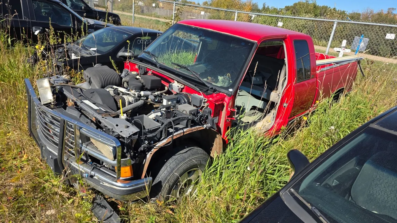*OFFSITE* 1996, CHEV K/V 10/1500- VIN:2GCEK19R2T1240599- as is - for parts or project