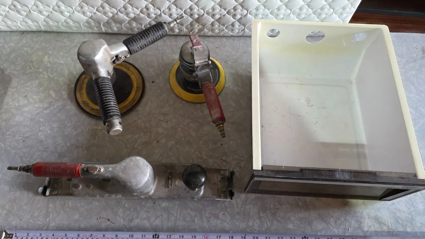 Air Tools Lot – Buffers, Sander, etc.