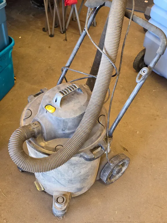 *OFFSITE* Mastercraft Shop Vac w/ Hose
