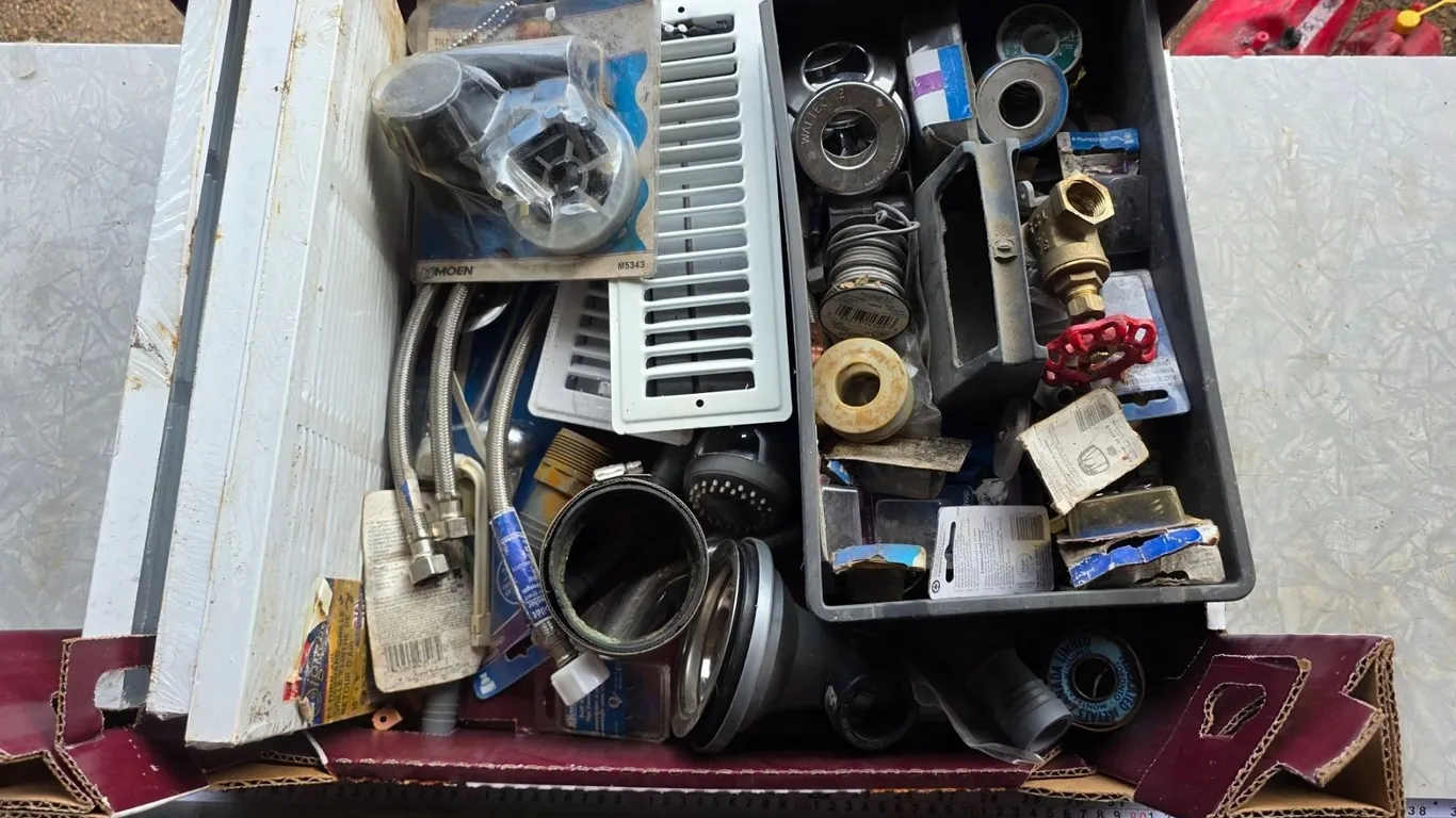 Plumbing hardware