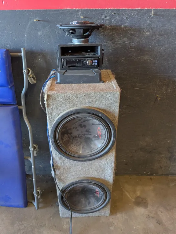 *OFFSITE* Car Stereo Lot: 10” Subs, Amp, etc.