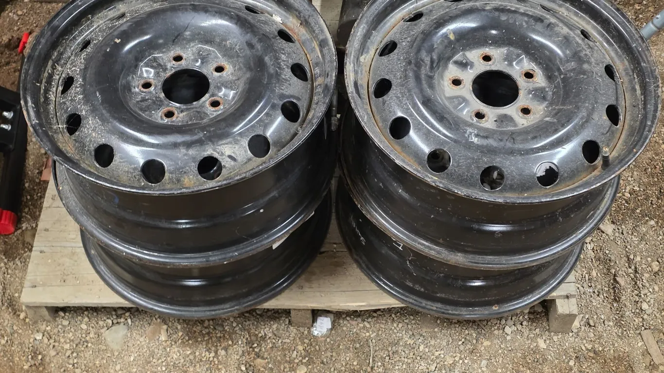 4 rims- 5 bolt 18"