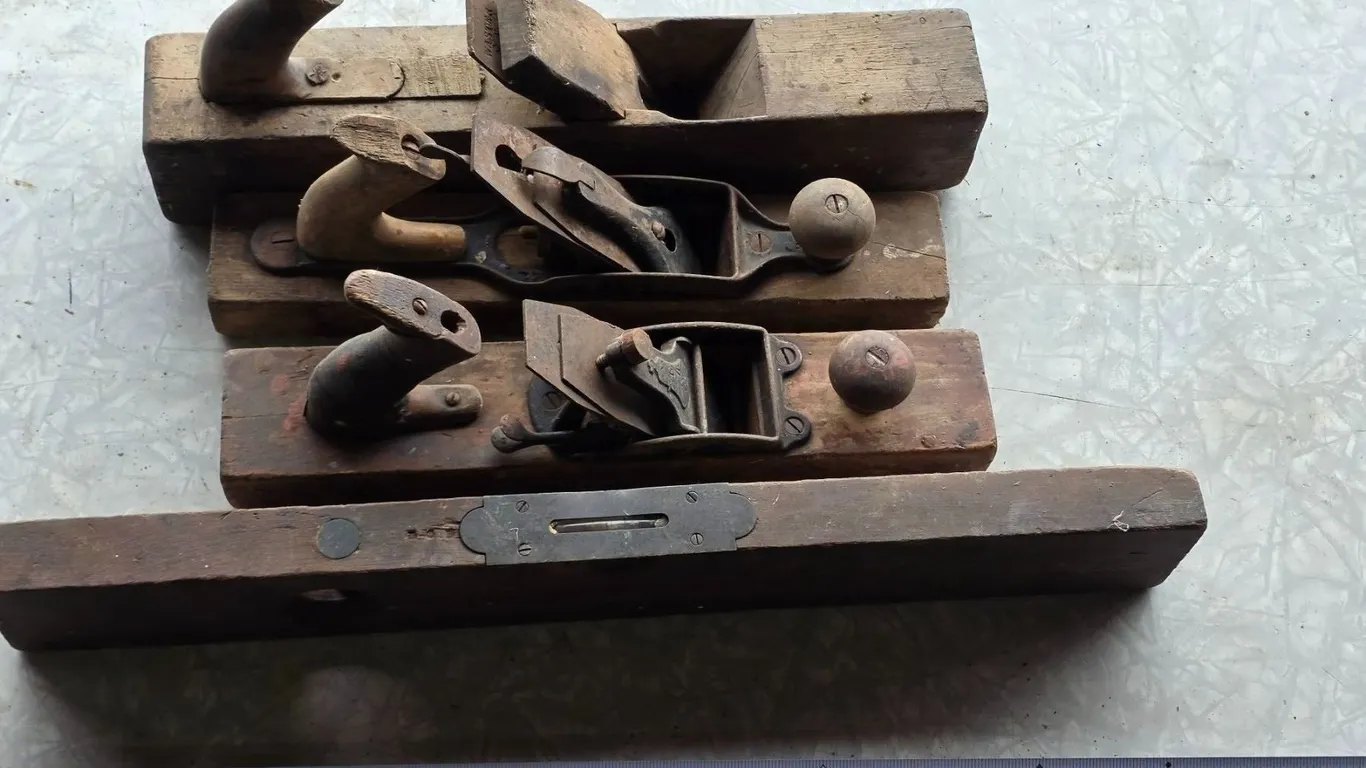 Block planes and wood level