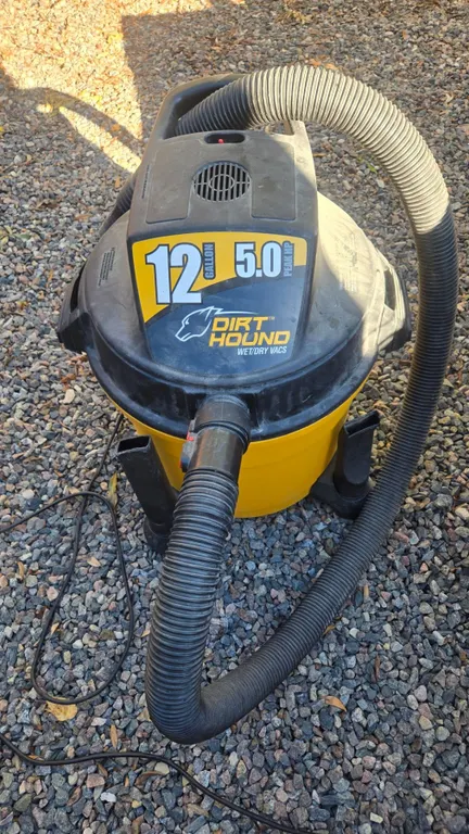 Lightly Used Dirt Hound 5HP 12-Gal Wet/Dry Vacuum