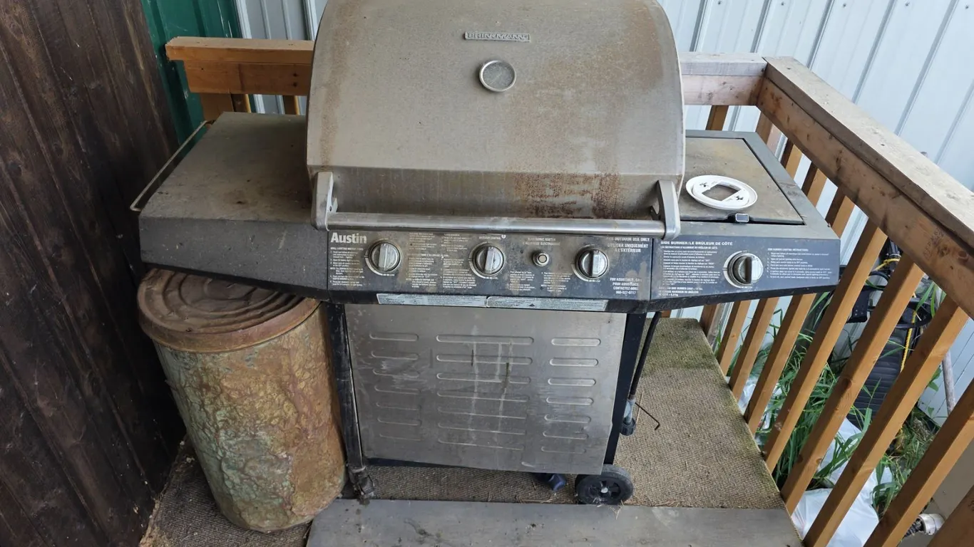 *OFFSITE* BBQ and garbage can
