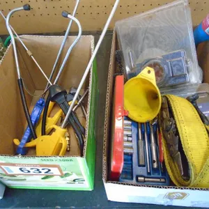 L/O 3 Boxes with Socket Set, Wood Screws, Bunge Cords