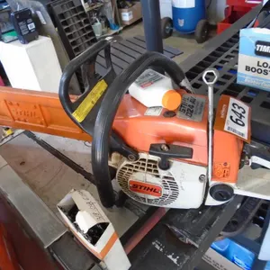 Stihl 024 AV 16” Chain Saw w/ Extra Chain & Oil