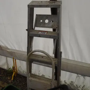 6’ Step Ladder & White Step-up
