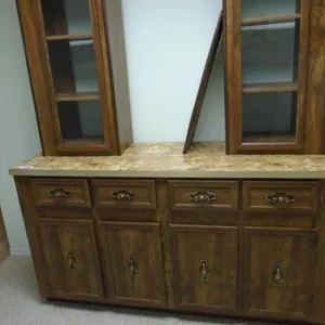 3 Pce Hutch w. Glass Door Tops
