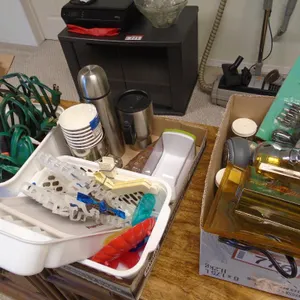 L/O Misc. Painting Supplies, Clock, Motomaster Eliminator Mobile Power, Cords