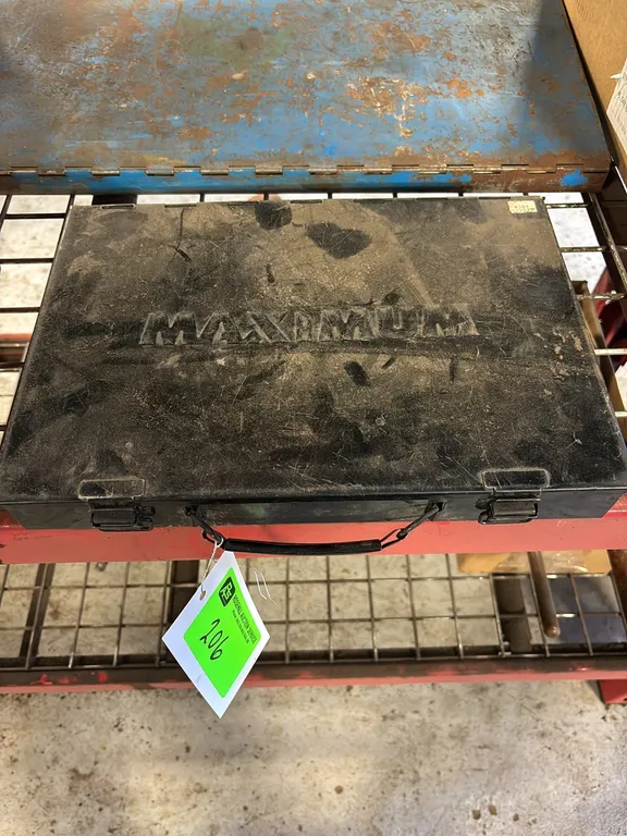 Maxximum NC/NF Tap & Die Set in Metal Case