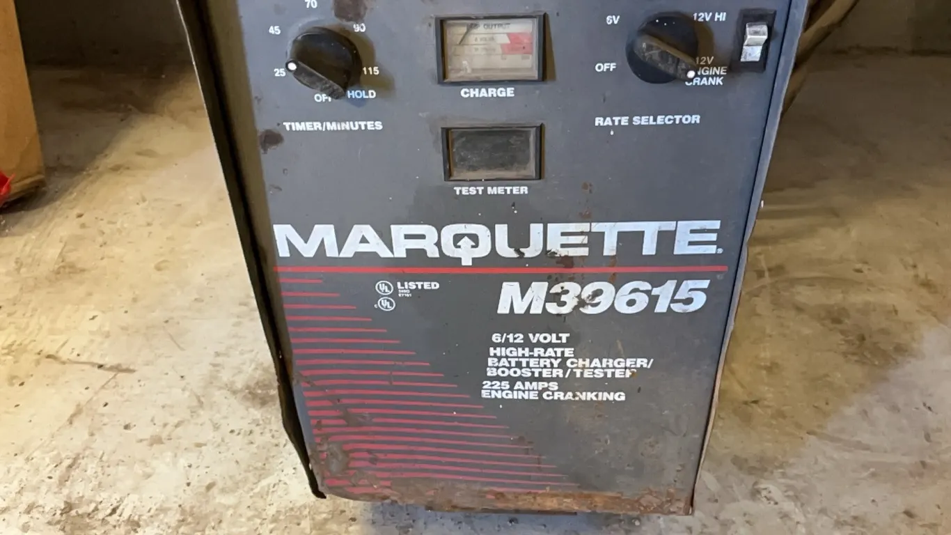 Marquette 39615 Battery Charger