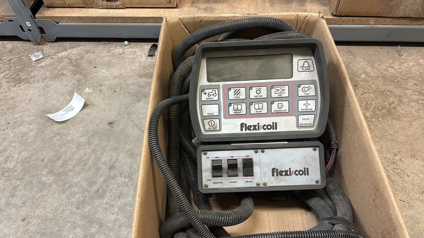 20 Series Monitor, Switch Box, and Tractor Harness