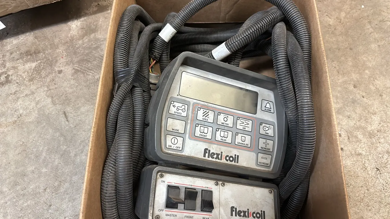 20 Series Monitor, Switch Box, and Tractor Harness