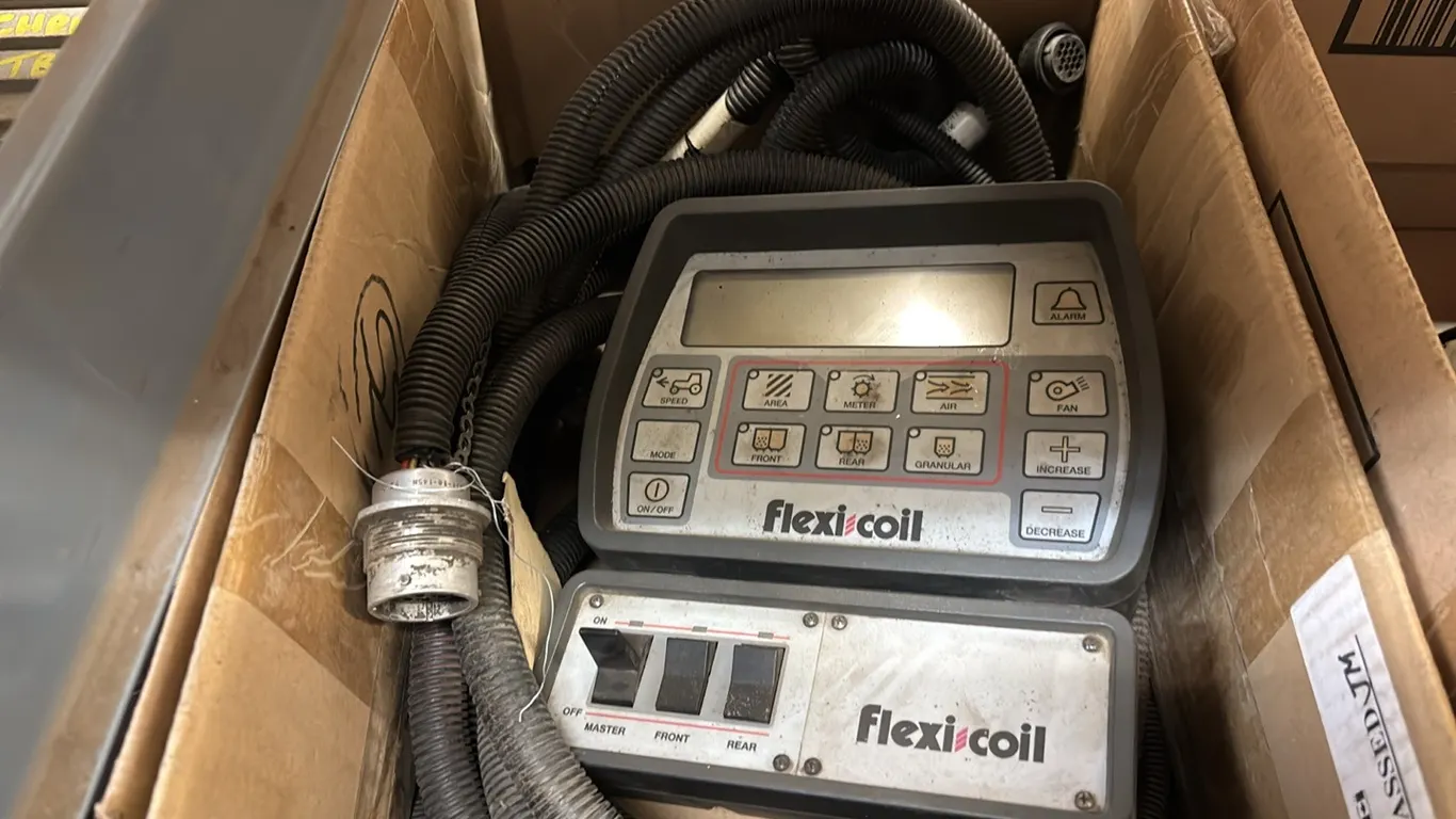 20 Series Monitor, Switch Box, and Tractor Harness