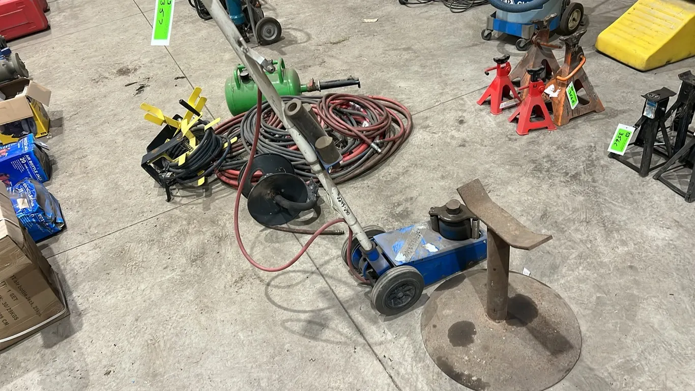 Air/Over Hydraulics Heavy Duty Floor Jack and Metal Stand