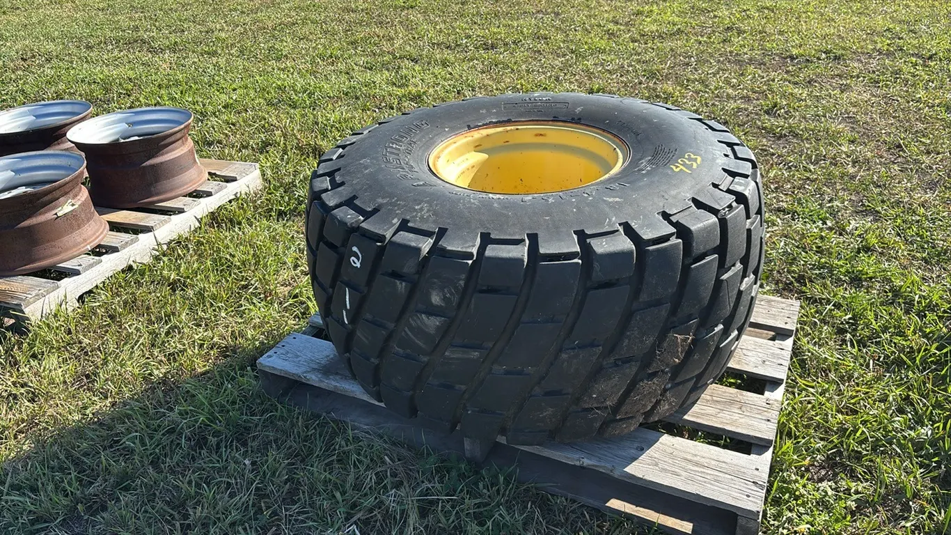 (1) Armstrong 18.4 - 16.1 Diamond Tread Tire 6 Ply Rating on 8 Bolt Hub