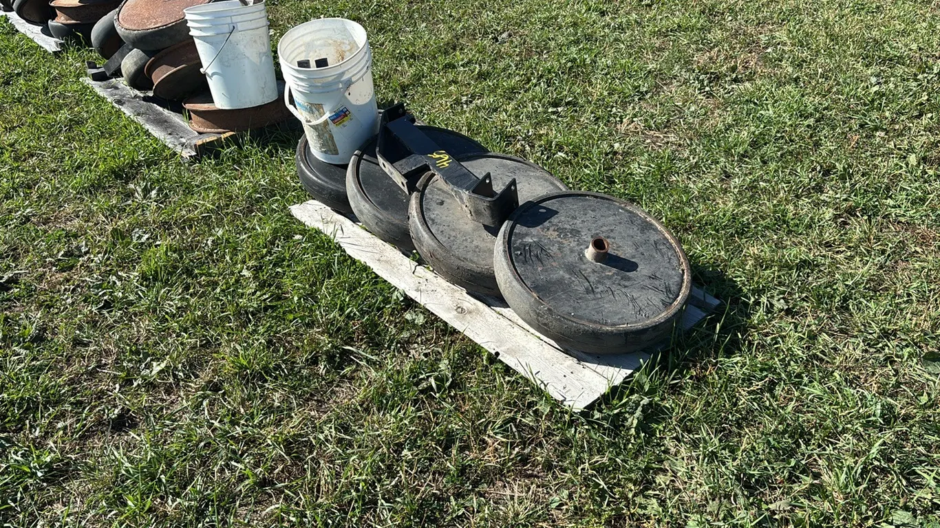 (4) 4" Rubber Packer Wheels