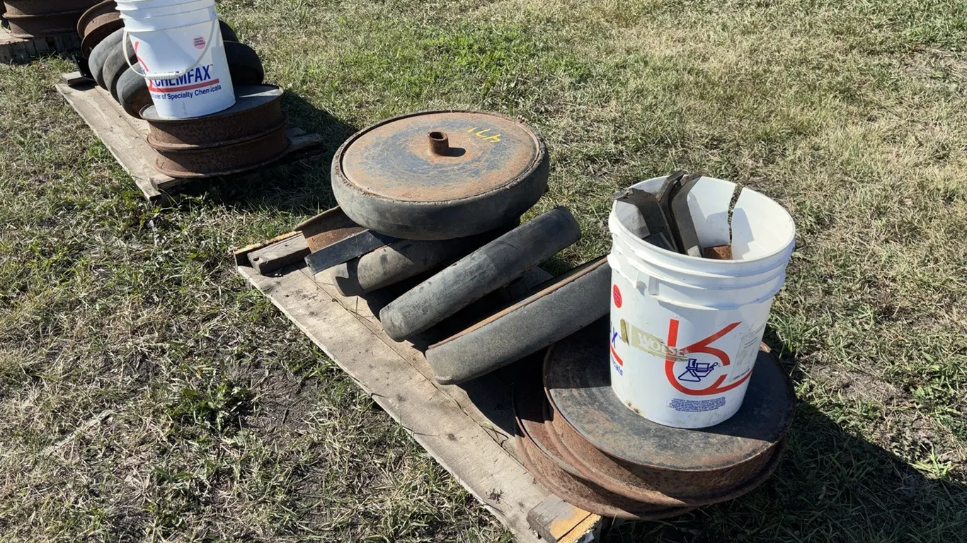 (7) 4" Packer Wheels