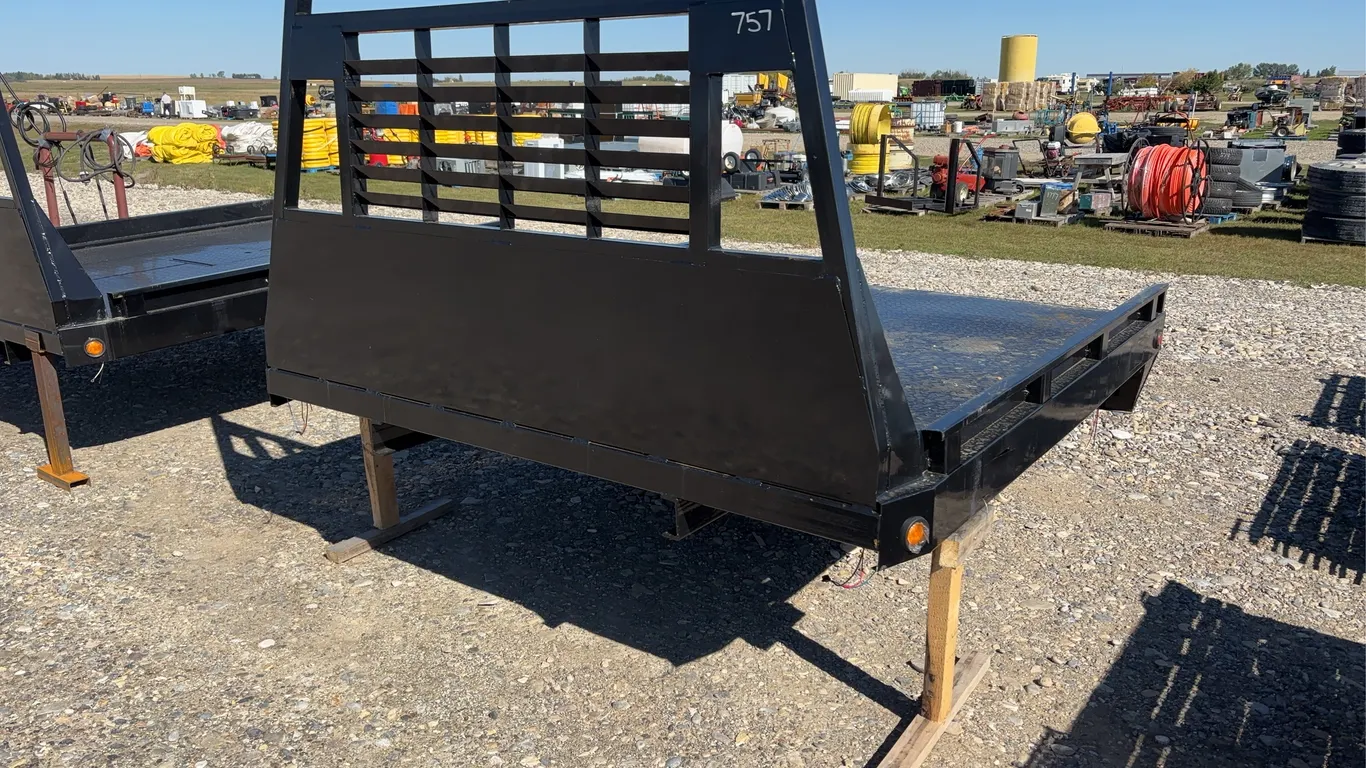 Flatdeck w/ Headache Rack *Unreserved*