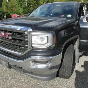 2017 GMC Sierra 1500 Pickup Truck with Cap
