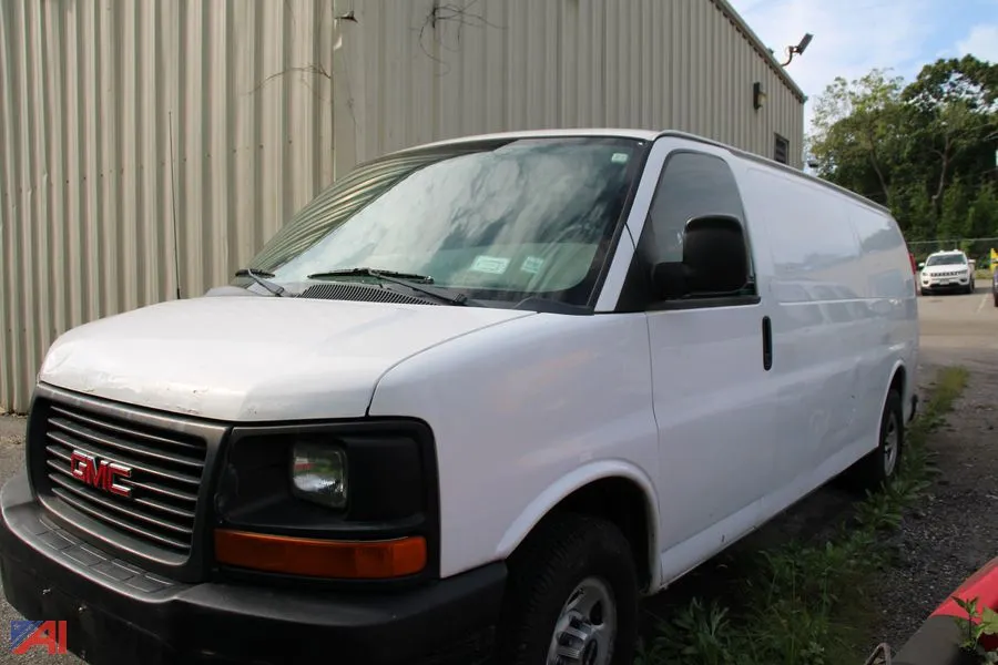 2011 GMC Savana Van