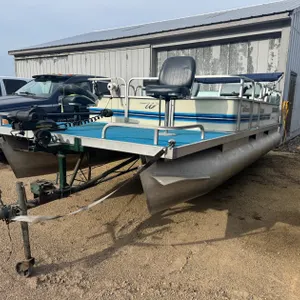 1987 Weeres Pontoon Boat