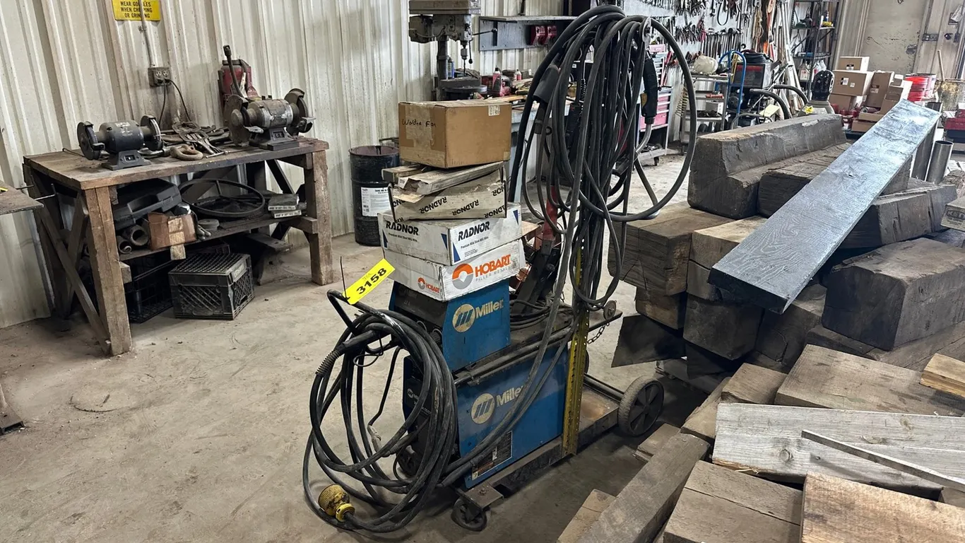 Miller XMT304 DC Arc Inverter Welder W/ Wire Feeder
