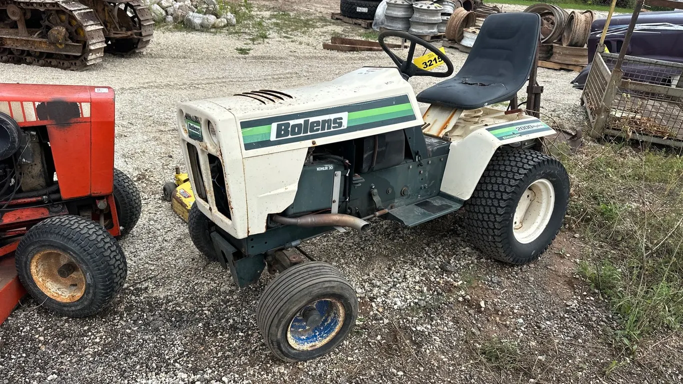 Bolens 2000 Hydro Tractor W/ Snowplow