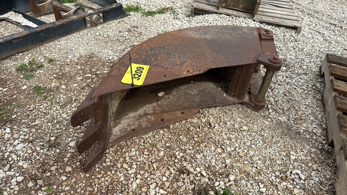 11" Excavator Bucket