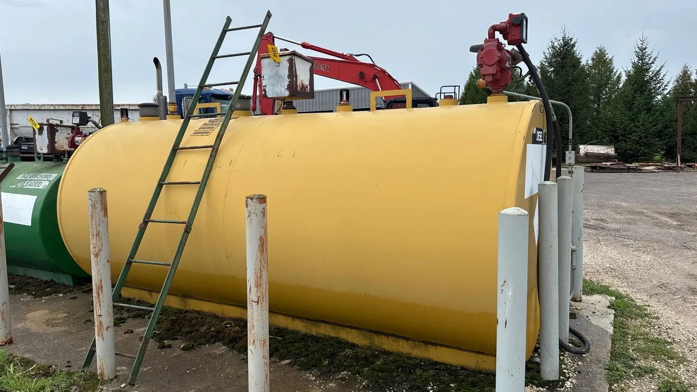 Approx 2000 Gallon Fuel Tank
