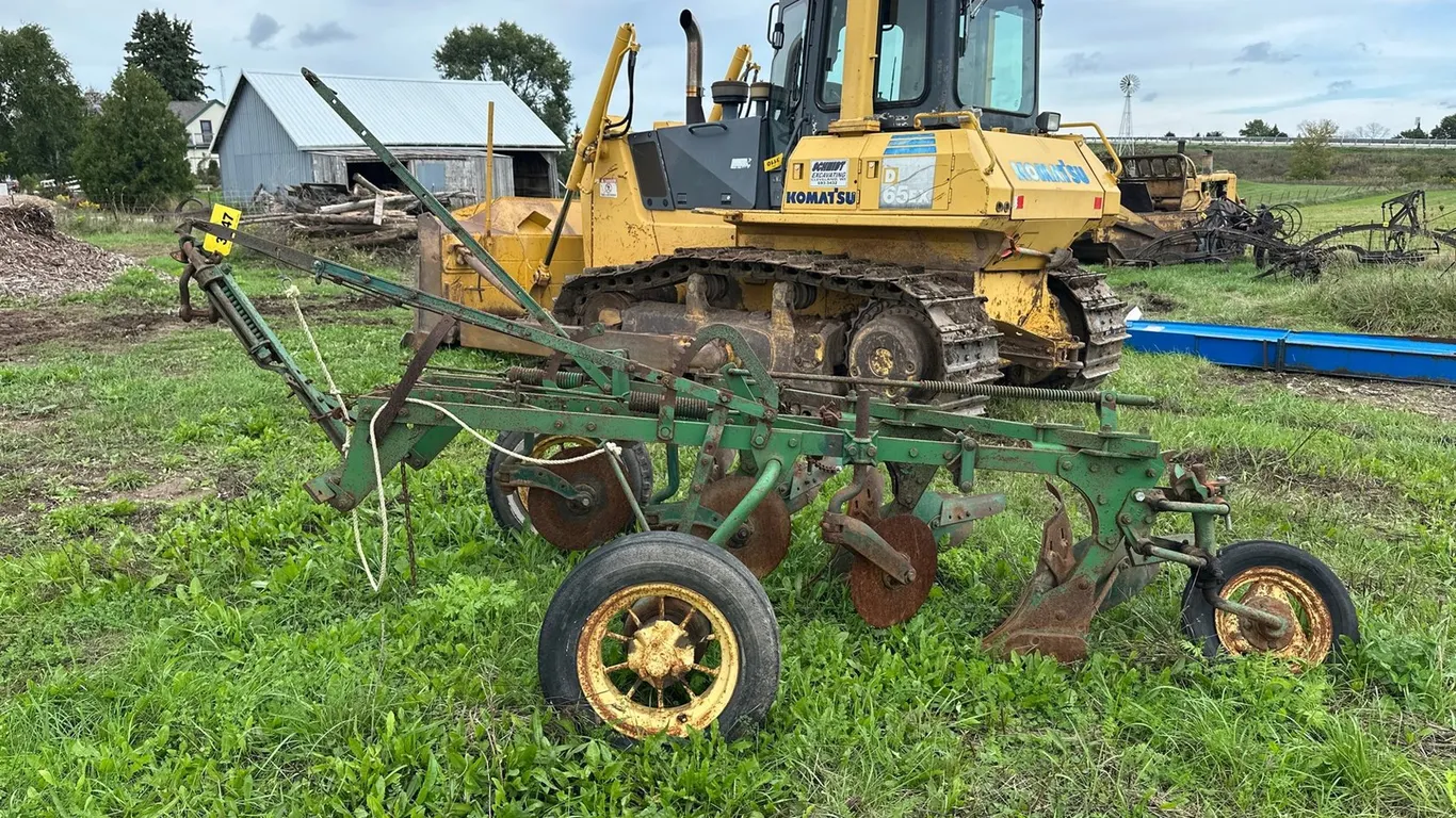John Deere 3 Bottom Trailer Plow
