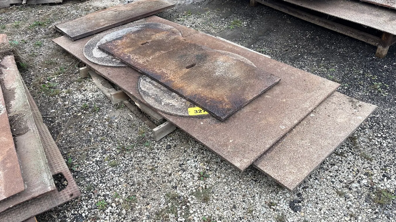 Pallet W/ Misc Steel Sheeting