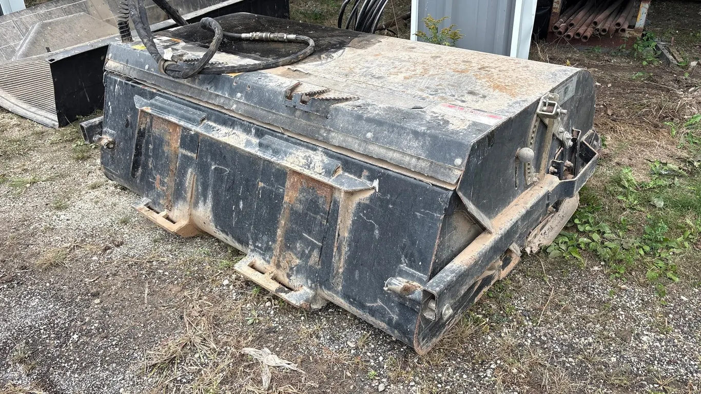 Bradco 33609 Skid Steer Sweeper Bucket