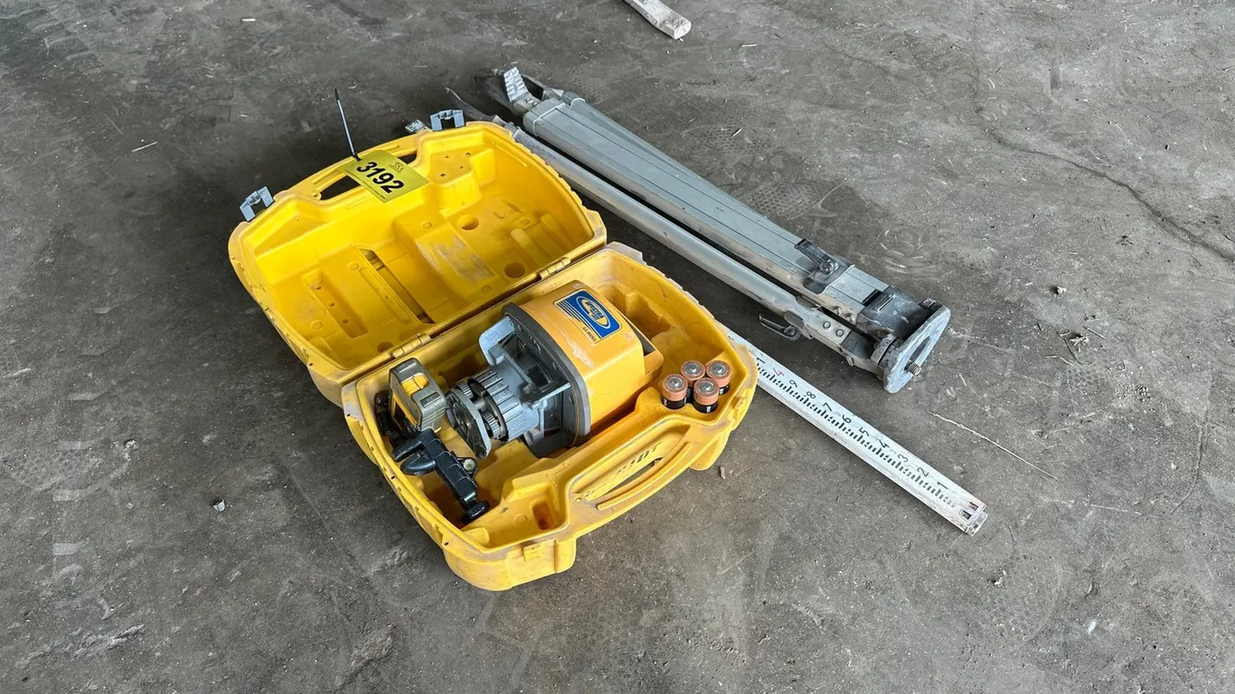 Spectra LL500 Laser Transit