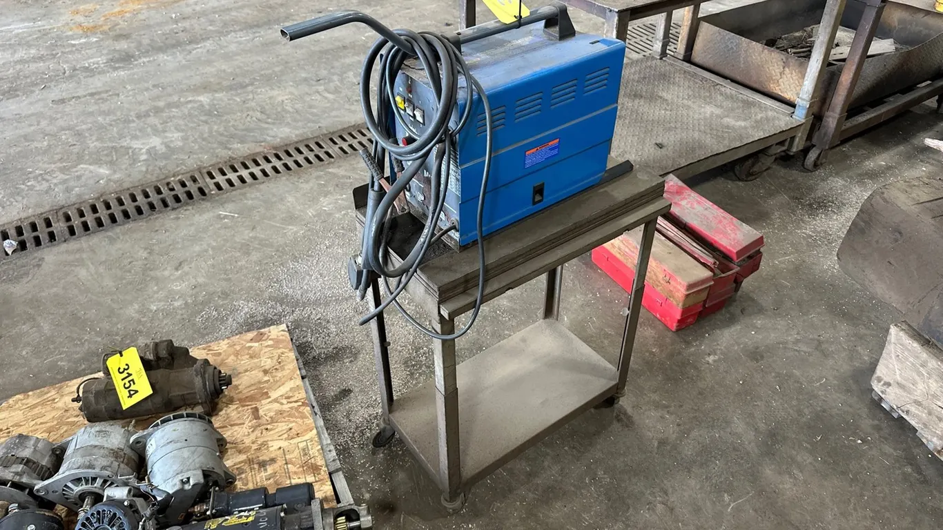 Chicago Electric 151 Mig Welder W/ Cart