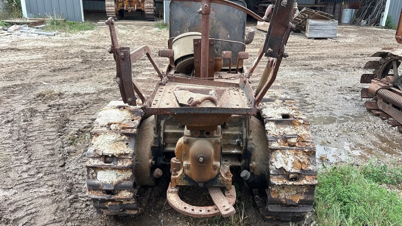 Caterpillar 2 Ton Crawler Tractor