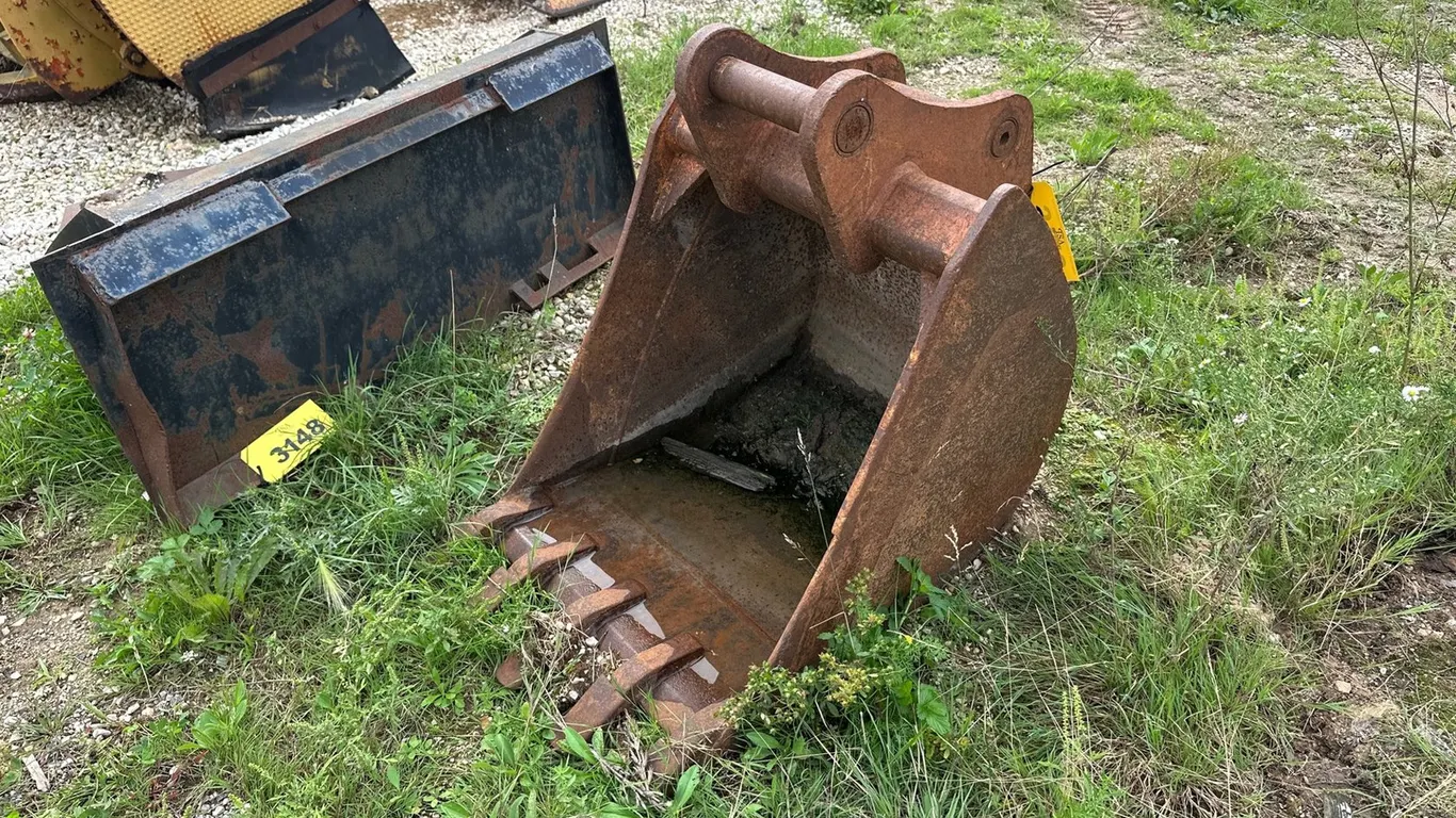 24" Excavator Bucket