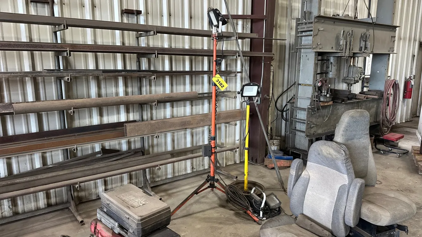 (4) Shop Lights