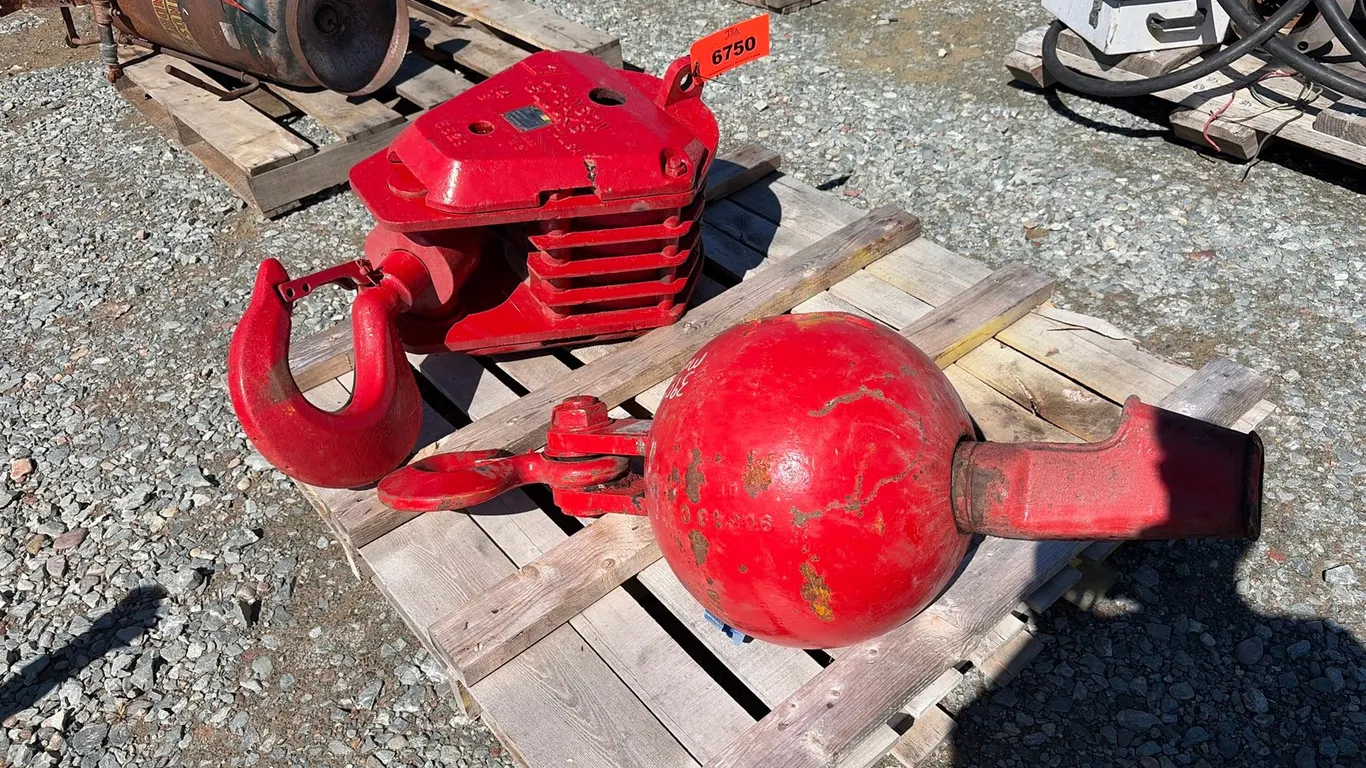 Johnson 30 Ton Snatch Block W/Overhaul Ball