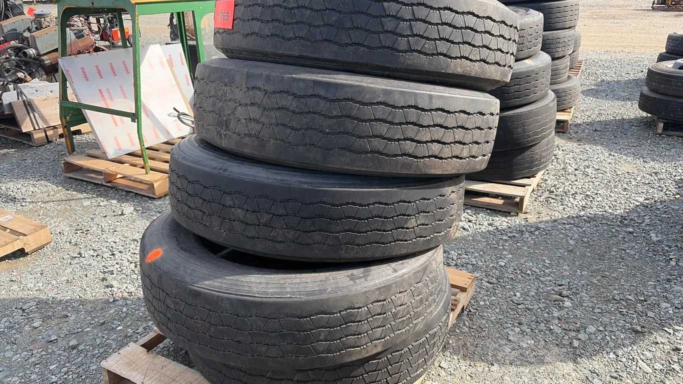 (5) Taitong HS208 265/75R24.5