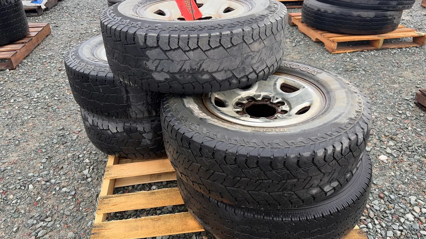 (5) Hankook Dynapro AT2 245/75R16 Tires W/Rims