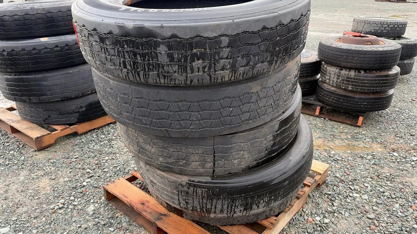 (5) 285/75R24.5 Tires