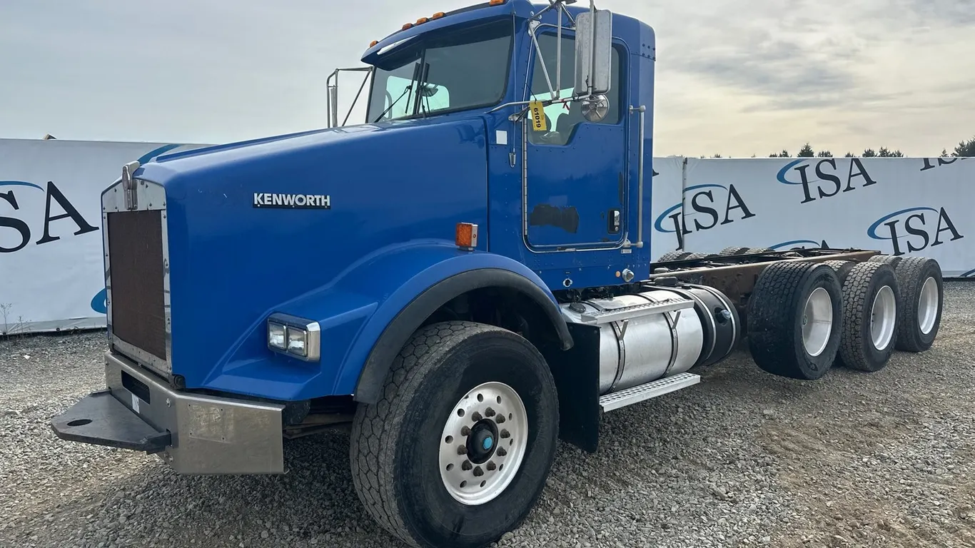 2013 Kenworth Tri Axle Cab And Chassis