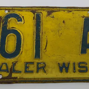 1932 WISCONSIN DEALER LICENSE PLATE LOW # 61 A